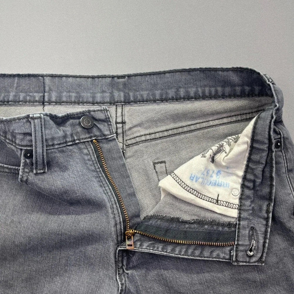 Levi's 514 Jeans Gray Straight Leg Stretch Sz 34 Fits 31